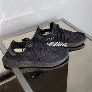 Adidas sneakers size 9 women’s shoes